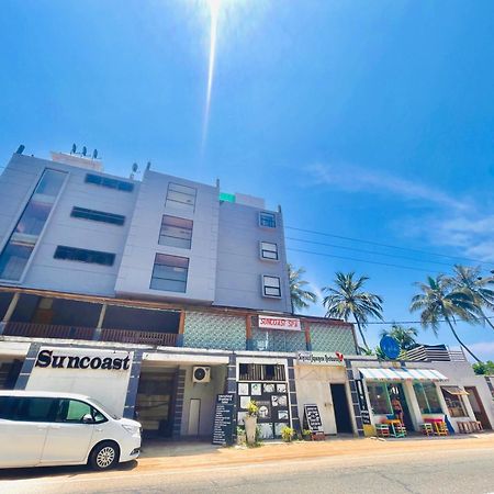 Suncoast Beach Hotel Mirissa Exteriör bild